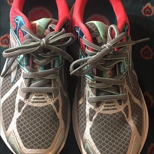 Brooks Walking sneakers size 7